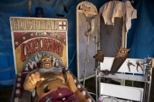HOSPITAL DEL INFIERNO (Twisted Fairground)